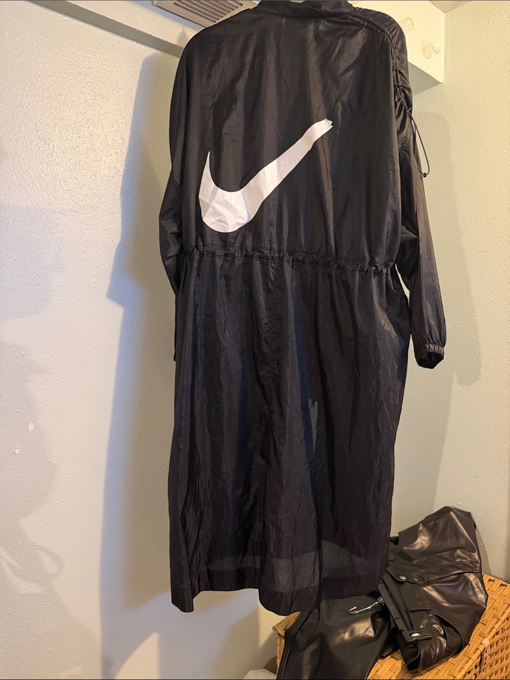 Nike Black Full-Zip Hooded Windbreaker Jacket with Swoosh - Picture 3 of 5